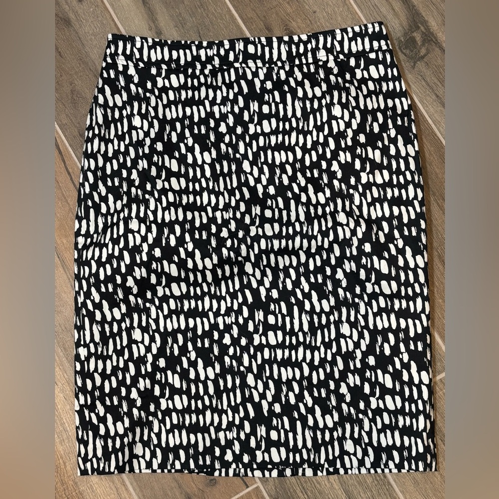 Ann Taylor Black and White Pencil Skirt
